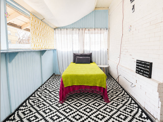 Room 5 | Private Porch, furnished room in Cheesman Park, Denver — photo 3