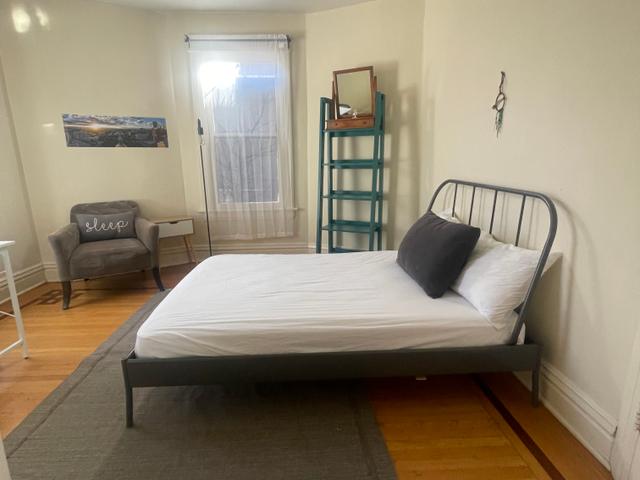 Room 4 | Garden View, furnished room in Cheesman Park, Denver — photo 4